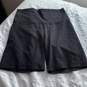 greyish black print bike shorts